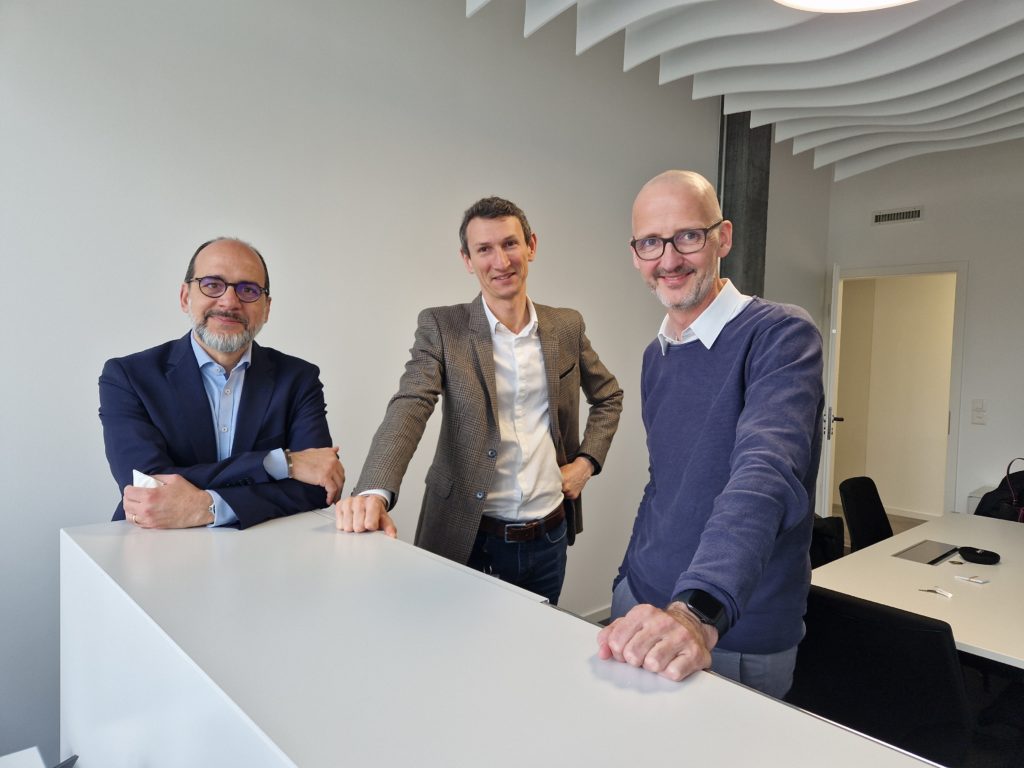 Biopôle's CEO Nasri Nahas (right) and Director of Innovation and Partnerships Pier-Jean Wipff (center) with CSL's Head of Research Europe, Adrian W. Zuercher at CSL's new office on the Biopôle premises © CSL Behring